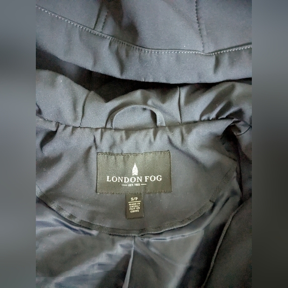 London Fog. Rain Jacket. Navy. Small - Picture 14 of 16
